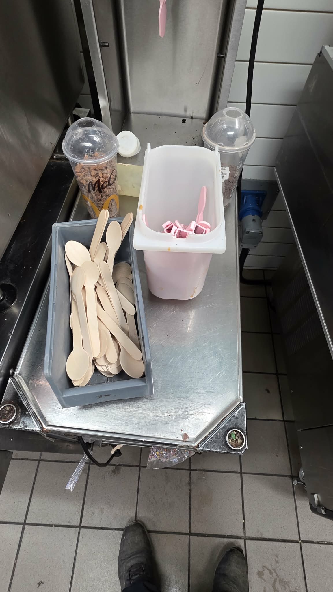 MCFLURRY SPOONS HOLDER