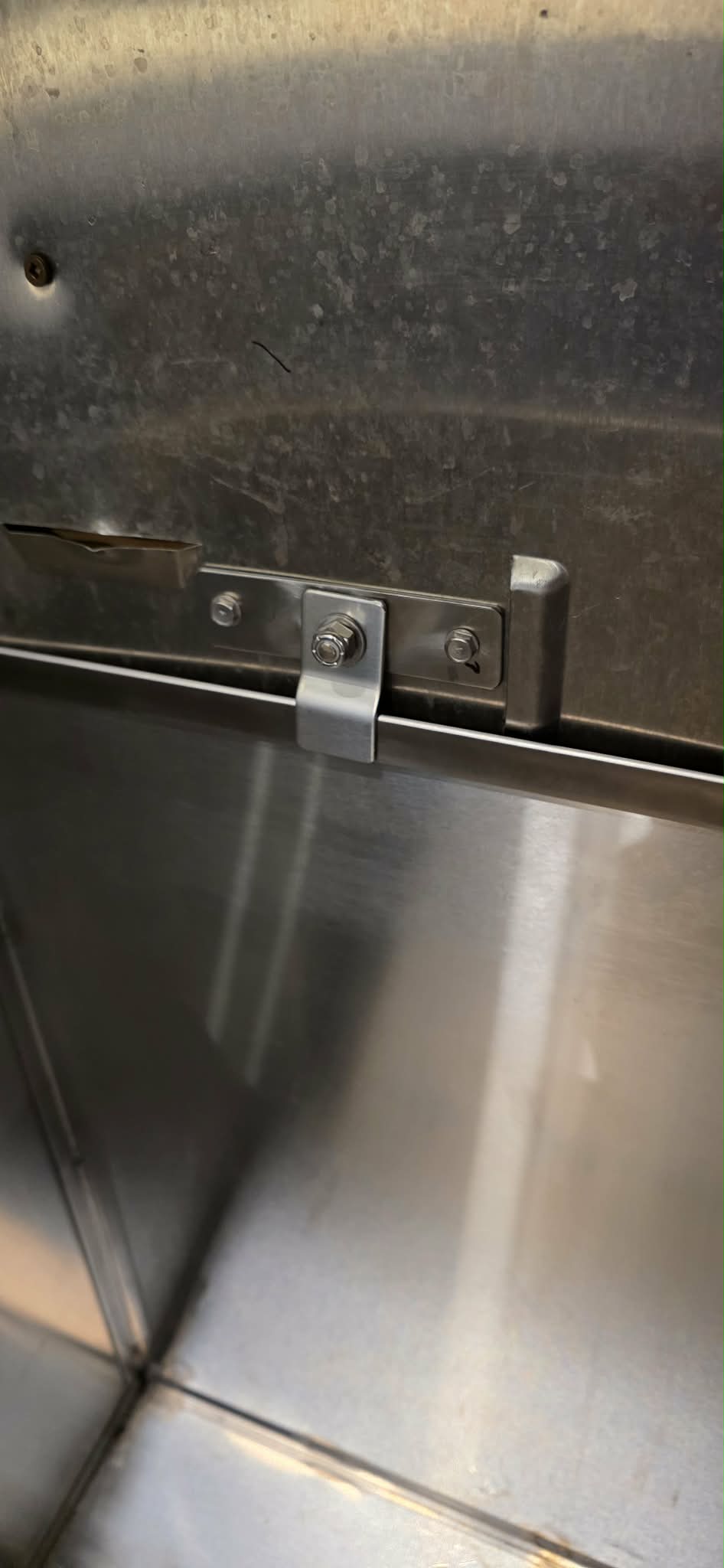 GARBAGE FOR THE BATHROOM
