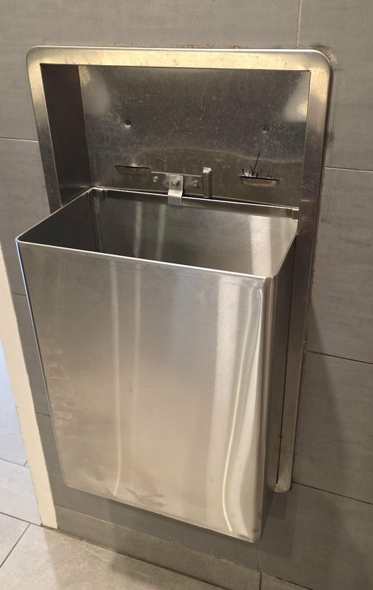 GARBAGE FOR THE BATHROOM