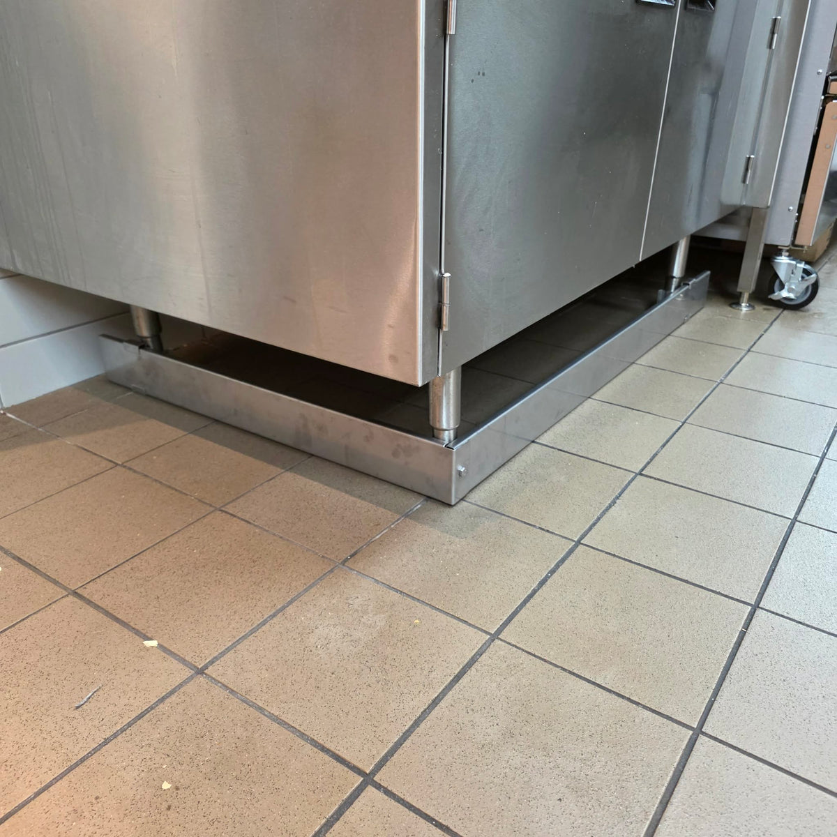 Kick-Plate 3"x 60" x 60" L-shaped