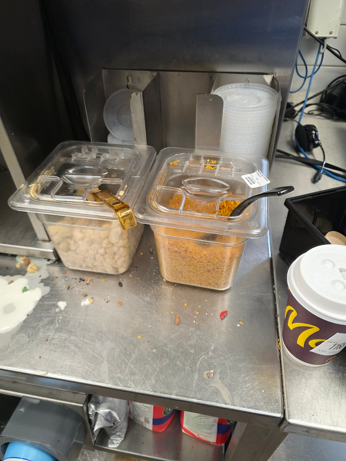 TWO-TIER MCFLURRY CONDIMENT HOLDER