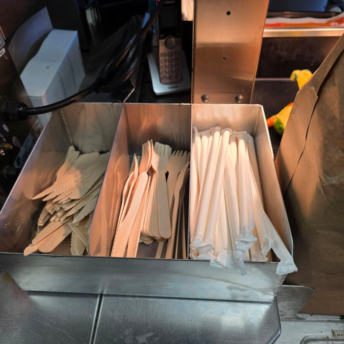 WOODEN UTENSIL & STRAW HOLDER