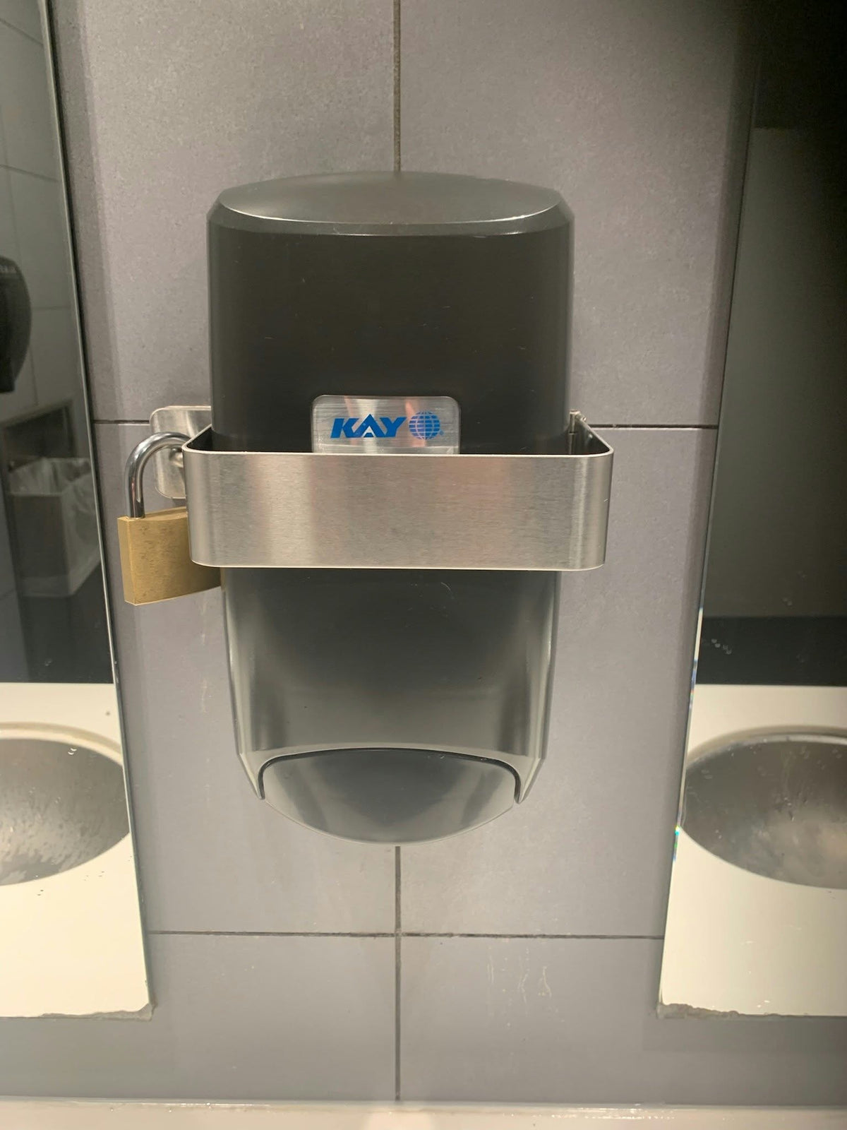 HAND SOAP LOCK